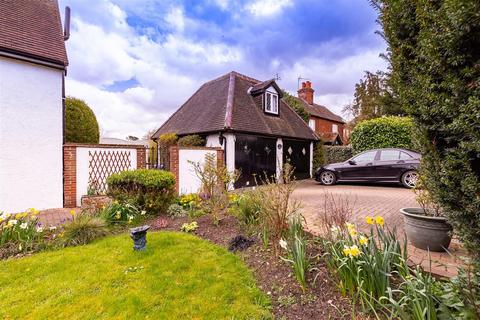 3 bedroom detached house for sale, Duck Lane, Thornwood Common