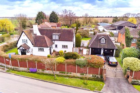 3 bedroom detached house for sale, Duck Lane, Thornwood Common