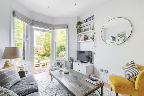 2 bedroom flat for sale, Kings Road, London, NW10