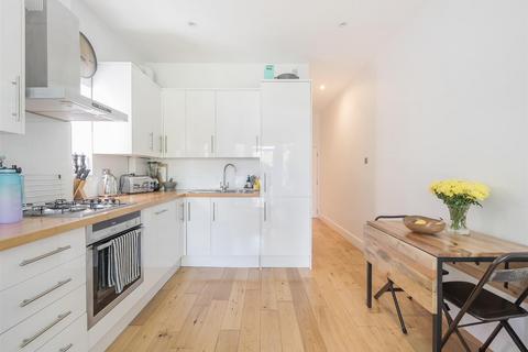 2 bedroom flat for sale, Kings Road, London, NW10