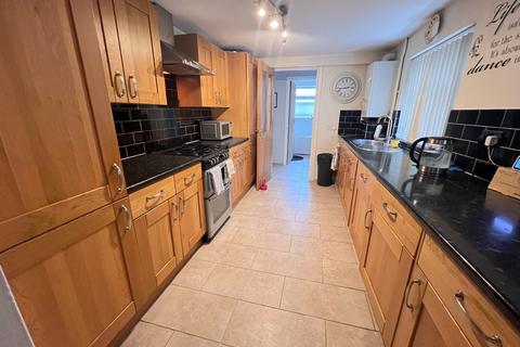 3 bedroom terraced house for sale, Ashton Road