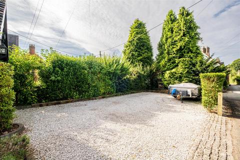 1 The Square, Elford, Tamworth, B79 9DB