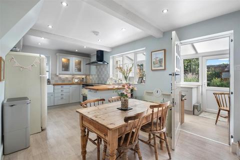 1 The Square, Elford, Tamworth, B79 9DB
