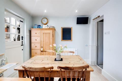 1 The Square, Elford, Tamworth, B79 9DB