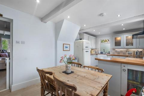 1 The Square, Elford, Tamworth, B79 9DB