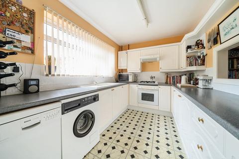 6 Lyndhurst Close, Winchester, SO22 6NA