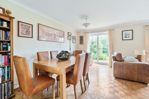 6 Lyndhurst Close, Winchester, SO22 6NA