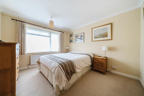 6 Lyndhurst Close, Winchester, SO22 6NA
