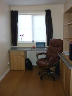 2 bedroom apartment to rent, Dairyman Close, London NW2