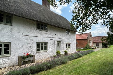 6 bedroom country house for sale, Chute Causeway, Upper Chute, Wiltshire