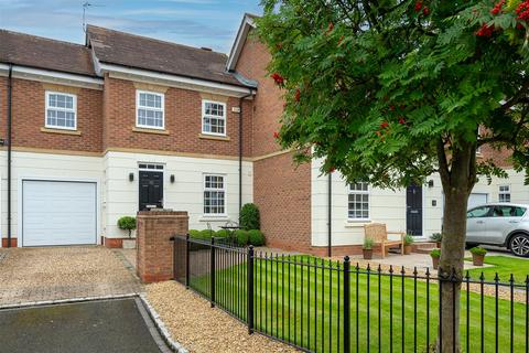 3 bedroom townhouse for sale, Kensington Court, Dringhouses, York, YO24 1LJ