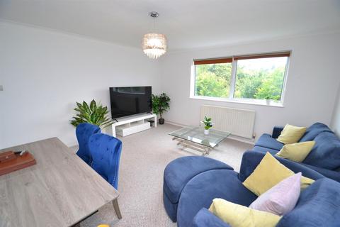 2 bedroom flat for sale, Brook Court, Watling Street, Radlett