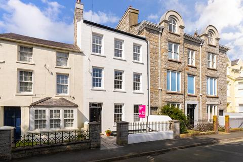 4 bedroom terraced house for sale, 16, The Crofts, Castletown