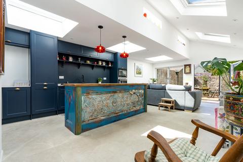 undefined, 16, The Crofts, Castletown