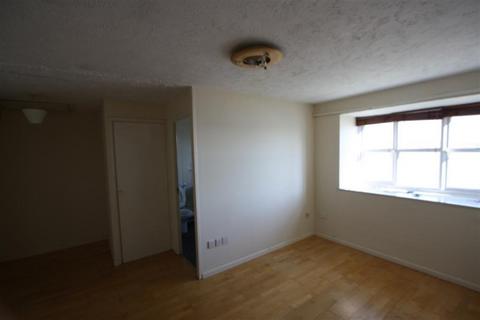 1 bedroom property to rent, Grays RM17