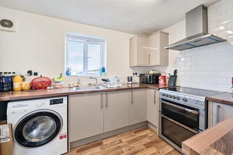 2 bedroom flat for sale, Ascot Court, Aldershot