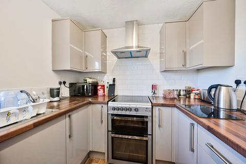 2 bedroom flat for sale, Ascot Court, Aldershot