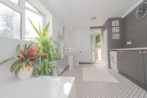 9 De Burgh Hill, Dover, CT17 0BS