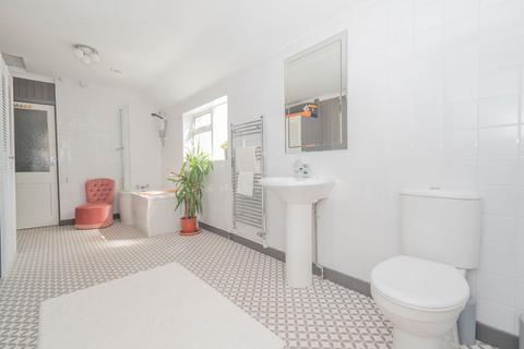 9 De Burgh Hill, Dover, CT17 0BS