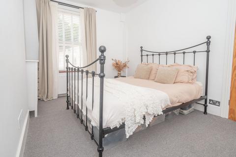 9 De Burgh Hill, Dover, CT17 0BS