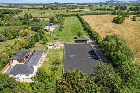 4 bedroom detached bungalow for sale, Ullington Evesham, Worcestershire, WR11 8QH