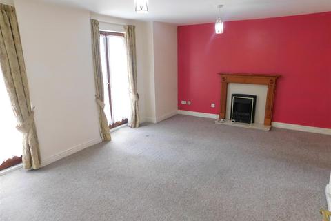 2 bedroom flat to rent, York Street