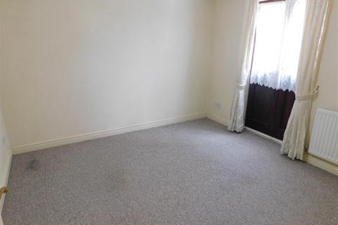 2 bedroom flat to rent, York Street