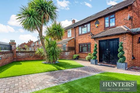 4 bedroom end of terrace house for sale, Brabazon Road, Hounslow