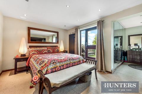 63 Brabazon Road, Hounslow, TW5 9LL