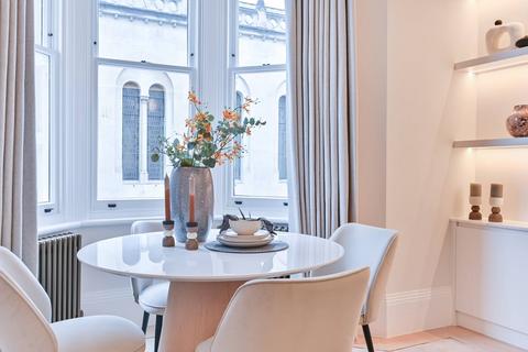 Flat 4, 7 Wilbraham Place, London, SW1X 9AE