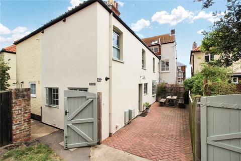 3 bedroom end of terrace house for sale, Cumberland Close, Southwold, IP18