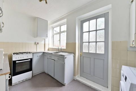 3 bedroom terraced house to rent, Netley Gardens, Morden, SM4