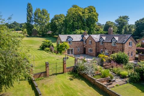 5 bedroom detached house for sale, Clopton, Stratford-upon-Avon, Warwickshire CV37 0QR