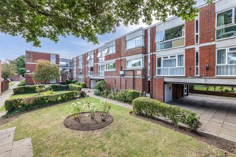 2 bedroom flat for sale, Brantwood Court, Surrey KT14