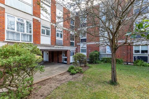 2 bedroom flat for sale, Brantwood Court, Surrey KT14