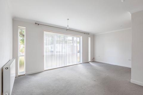 2 bedroom flat for sale, Brantwood Court, Surrey KT14