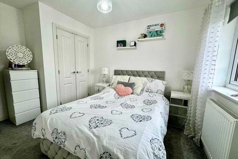 93 Highfields, Tonyrefail, Porth, CF39 8GB