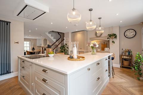 34 Britannia Square, Worcester, WR1 3DH