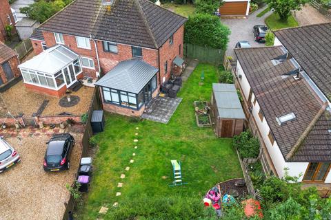 11 Grantham Road, Great Gonerby, Grantham, NG31 8JZ