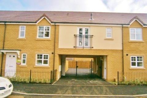 2 bedroom flat to rent, Redgrave Drive,