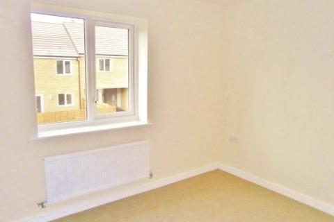 2 bedroom flat to rent, Redgrave Drive,