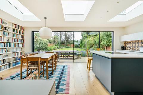 32 Mount Pleasant Road, London, NW10 3EL