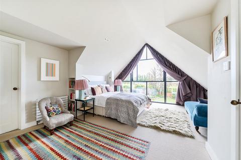 32 Mount Pleasant Road, London, NW10 3EL