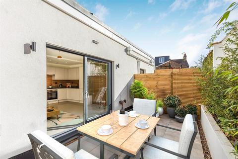 2 bedroom apartment for sale, 38b Inglemere Road, London CR4