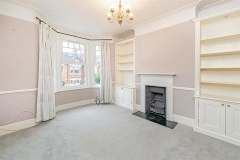 3 bedroom maisonette for sale, Godstone Road, St Margarets Village