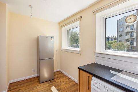 2 bedroom flat to rent, Falcon Court, Edinburgh EH10