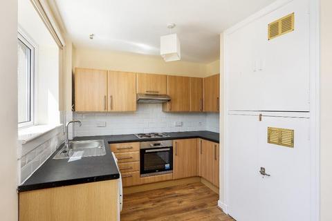 2 bedroom flat to rent, Falcon Court, Edinburgh EH10