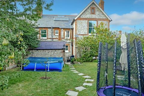 5 bedroom semi-detached house for sale, East Street, Littlehampton BN17