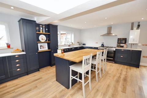 5 bedroom detached house for sale, Cromer Road, Sheringham