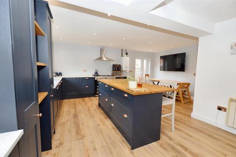 5 bedroom detached house for sale, Cromer Road, Sheringham